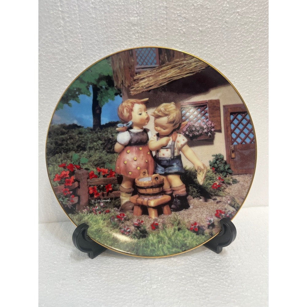 M J Hummel Squeaky Clean‎ Little Companions Collector Plate The Danbury Mint